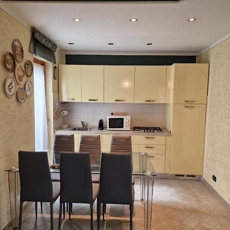 Appartement Casa Vittoria Sirmione Punta Gro Con Piscina Extérieur photo
