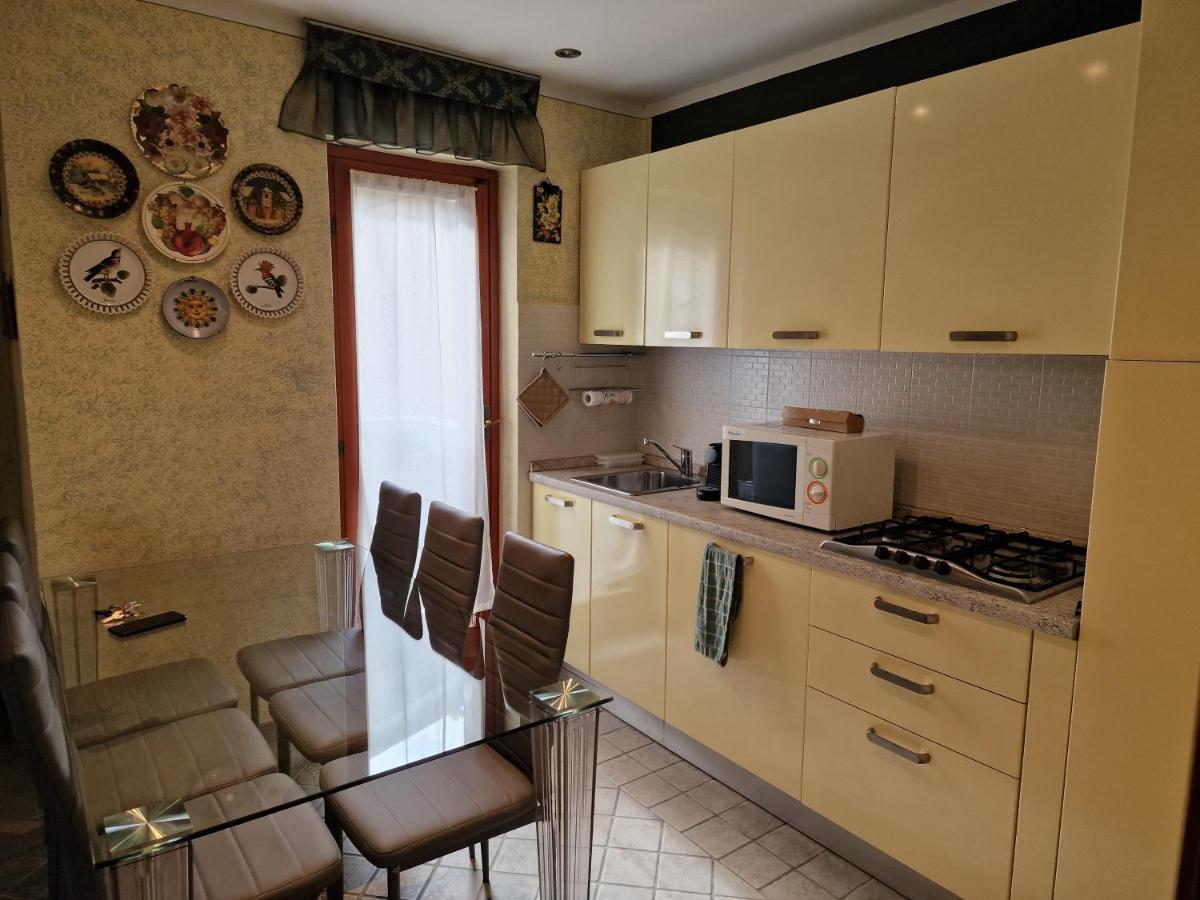 Appartement Casa Vittoria Sirmione Punta Gro Con Piscina Extérieur photo