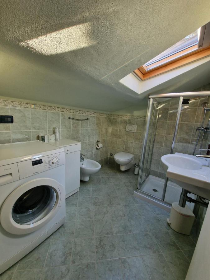 Appartement Casa Vittoria Sirmione Punta Gro Con Piscina Extérieur photo