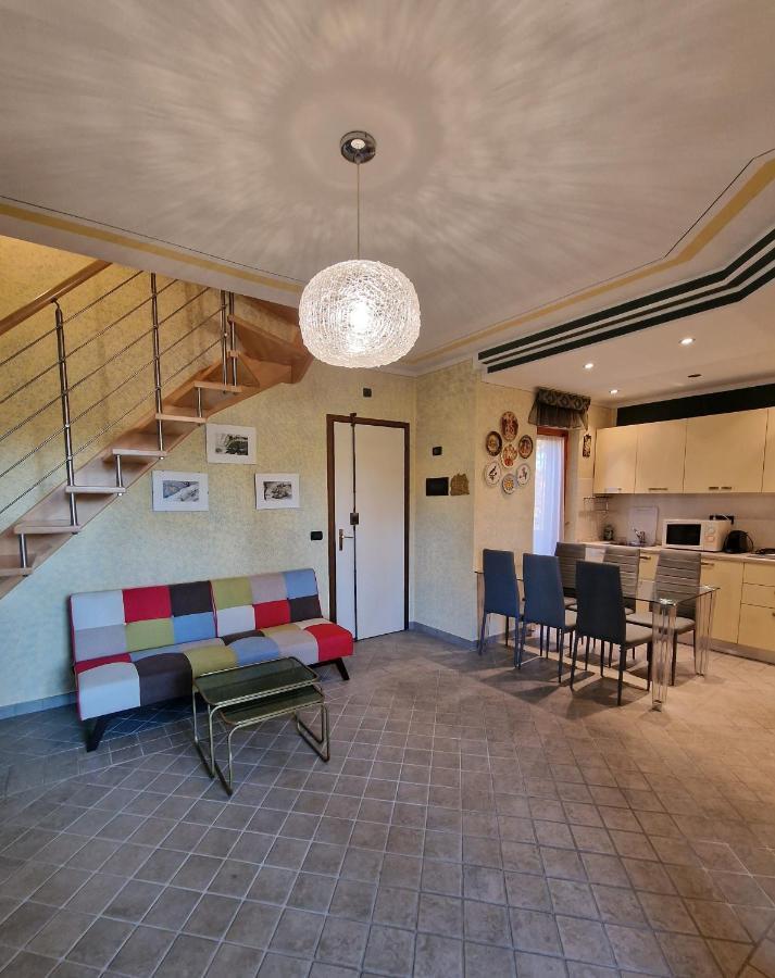 Appartement Casa Vittoria Sirmione Punta Gro Con Piscina Extérieur photo